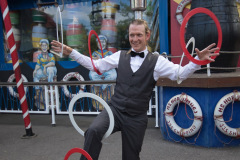 Mime-and-juggling-Kasper-Jensen-2020-12